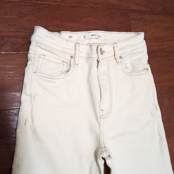 Mango MNG Sz 2 Sienna Kick Flare Crop Jeans White Cream High Rise Fray Hem Denim - Picture 2 of 10